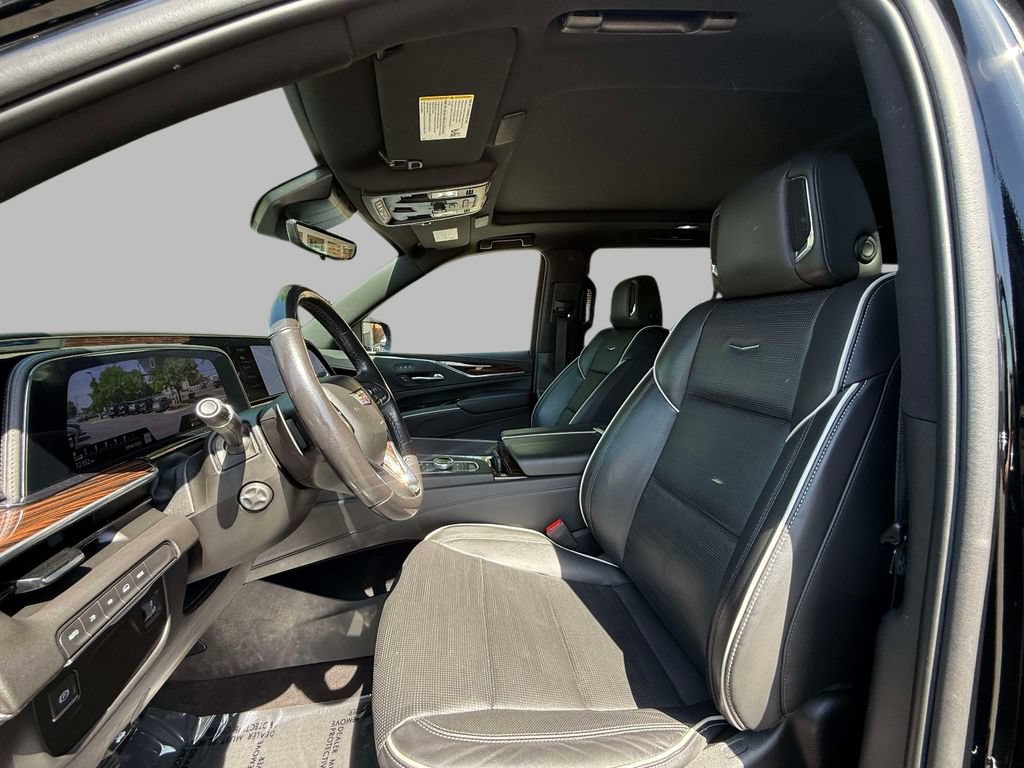 Used 2023 Cadillac Escalade ESV Premium Luxury AWD/4WD image 2