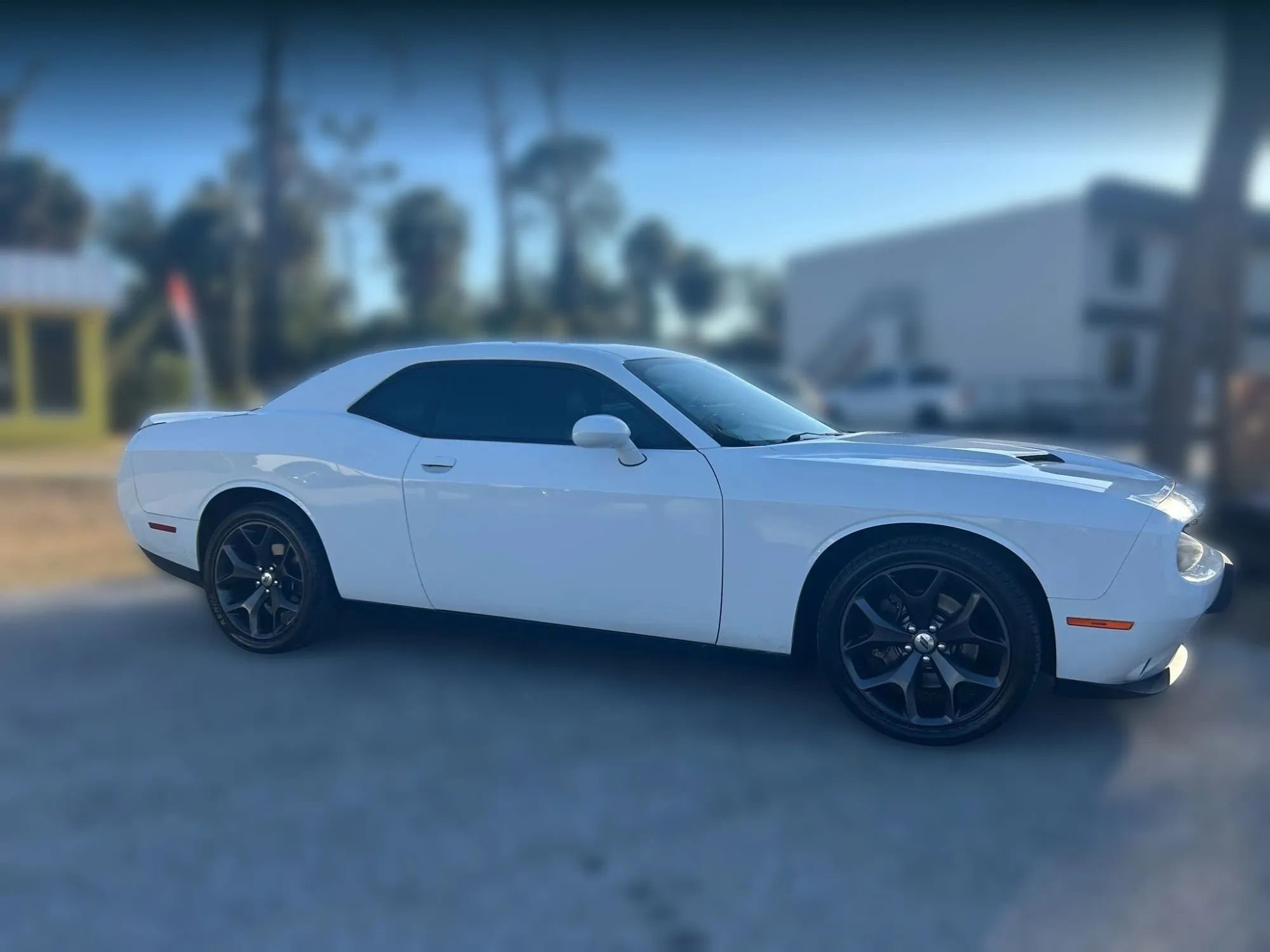 Used 2018 Dodge Challenger SXT Plus image 4