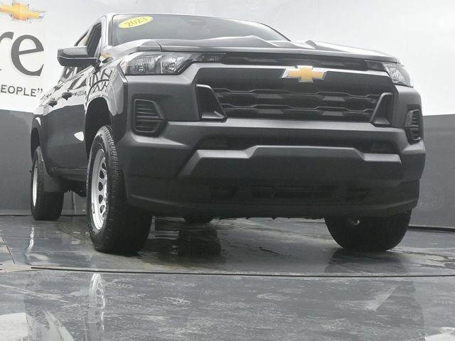 Used 2023 Chevrolet Colorado W/T image 3