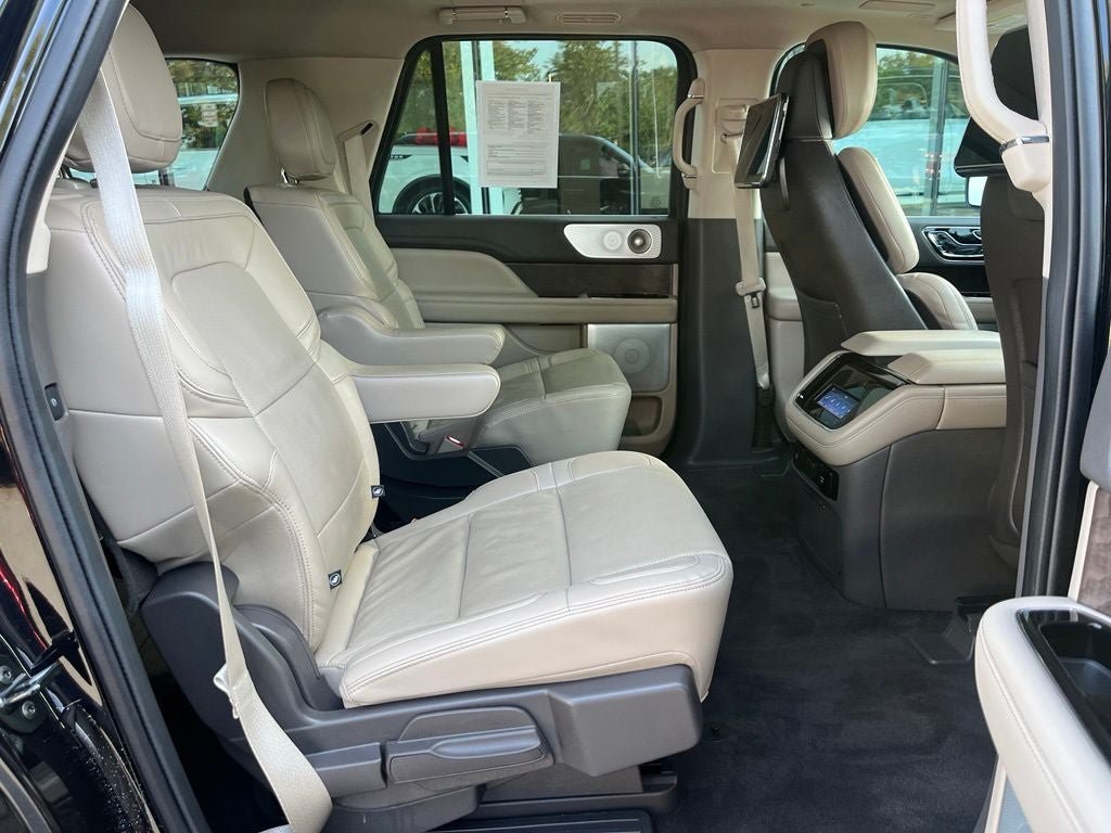 Certified 2023 Lincoln Navigator L Reserve AWD/4WD image 21