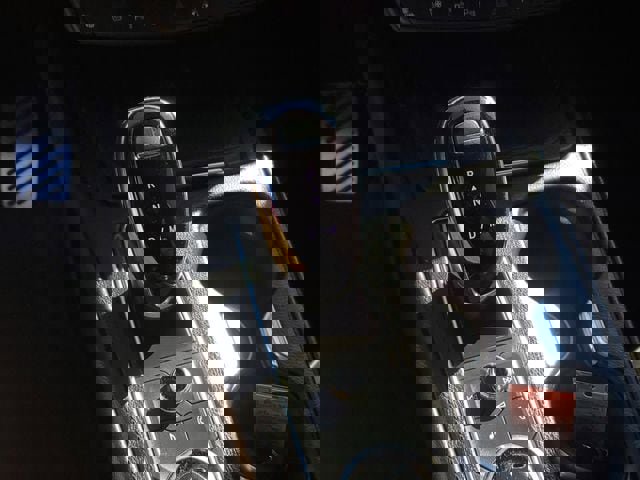 Used 2022 Cadillac XT4 Premium Luxury w/ Enhanced Visibility Package image 34