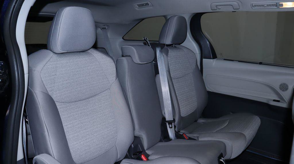 Used 2024 Toyota Sienna LE AWD/4WD image 25