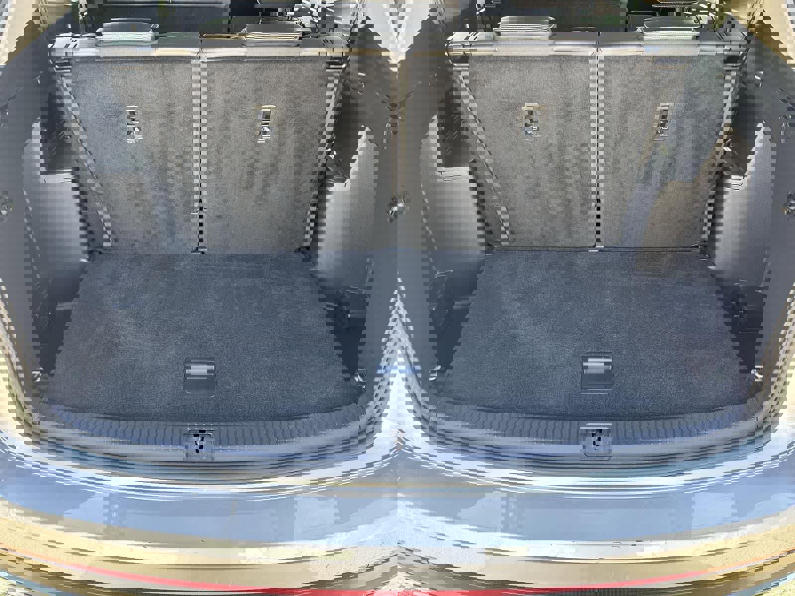 Used 2025 Volkswagen Atlas SE image 35