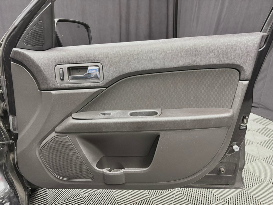 Used 2009 Ford Fusion SEL FWD image 21