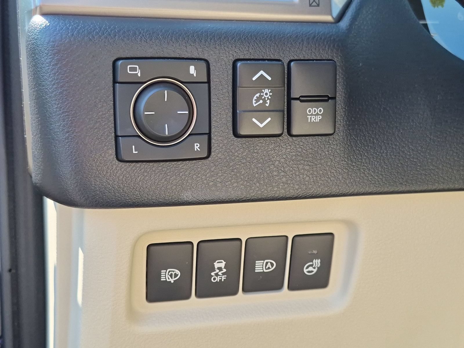 Used 2022 Lexus GX 460 Premium w/ Accessory Package AWD/4WD image 15