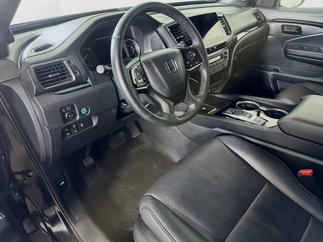 Certified 2024 Honda Passport Black Edition image 22