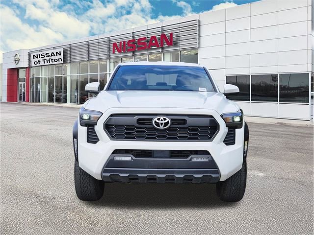 Used 2024 Toyota Tacoma TRD Off-Road image 2