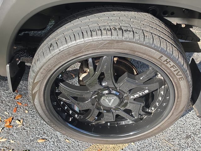 Used 2022 Nissan Frontier PRO-4X w/ Pro-4X Premium Package AWD/4WD image 9