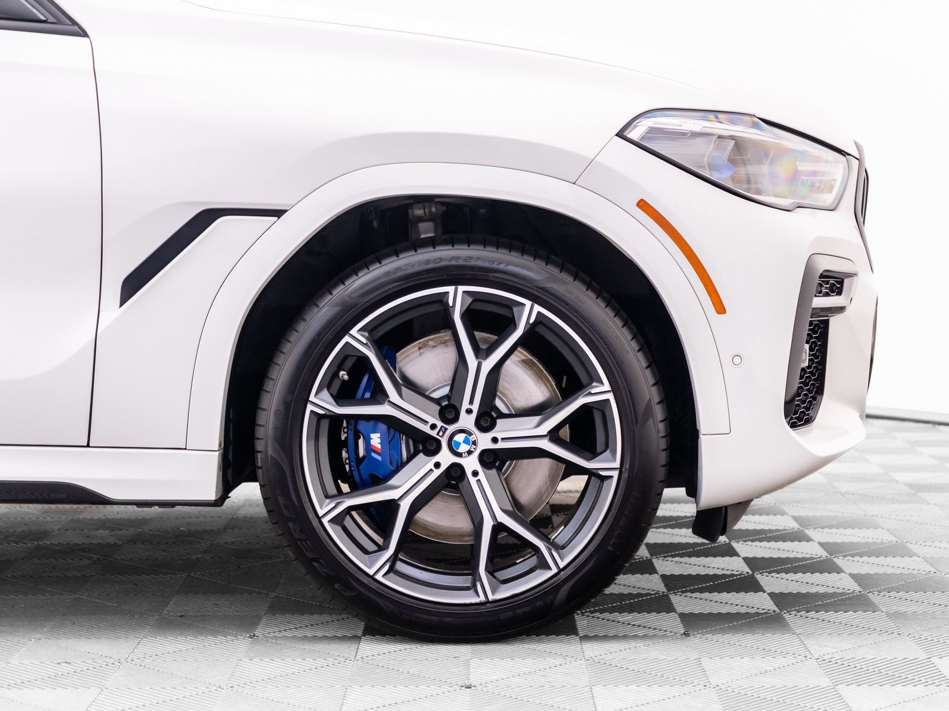 Used 2023 BMW X6 M50i w/ Executive Package AWD/4WD image 40