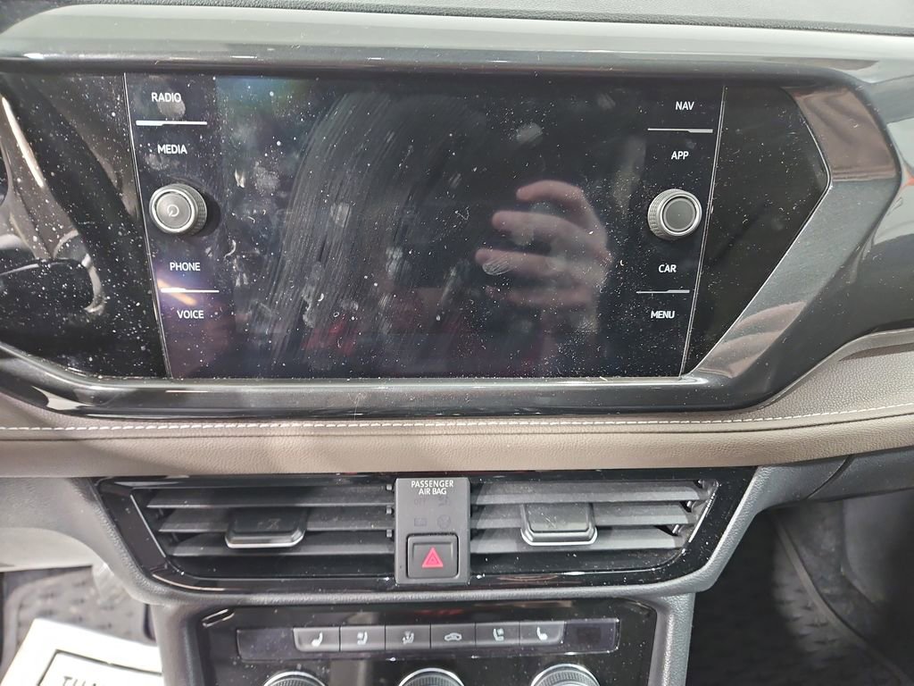 Certified 2022 Volkswagen Taos SEL image 20