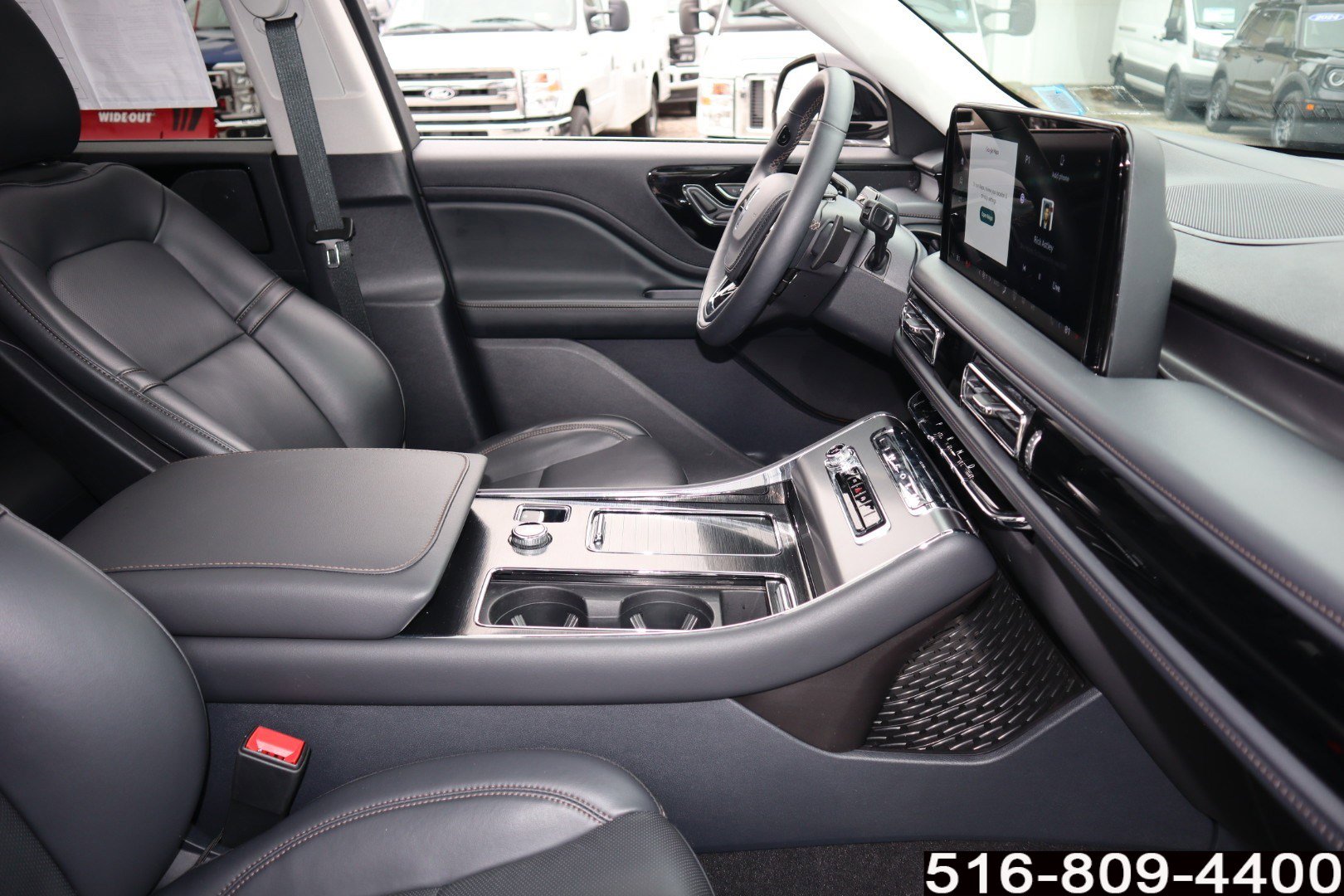 Used 2025 Lincoln Aviator AWD image 30
