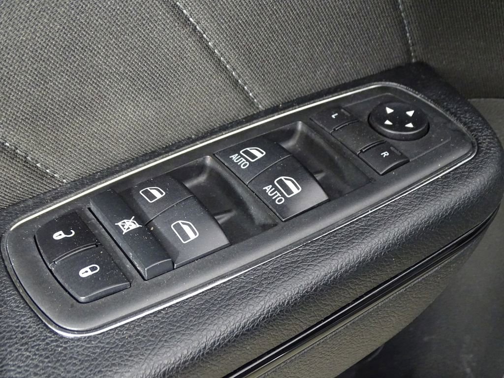 Used 2020 Dodge Charger SXT w/ Blacktop Package image 16