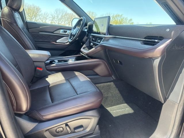 Used 2025 Ford Explorer Platinum w/ LUX Leather Package image 19