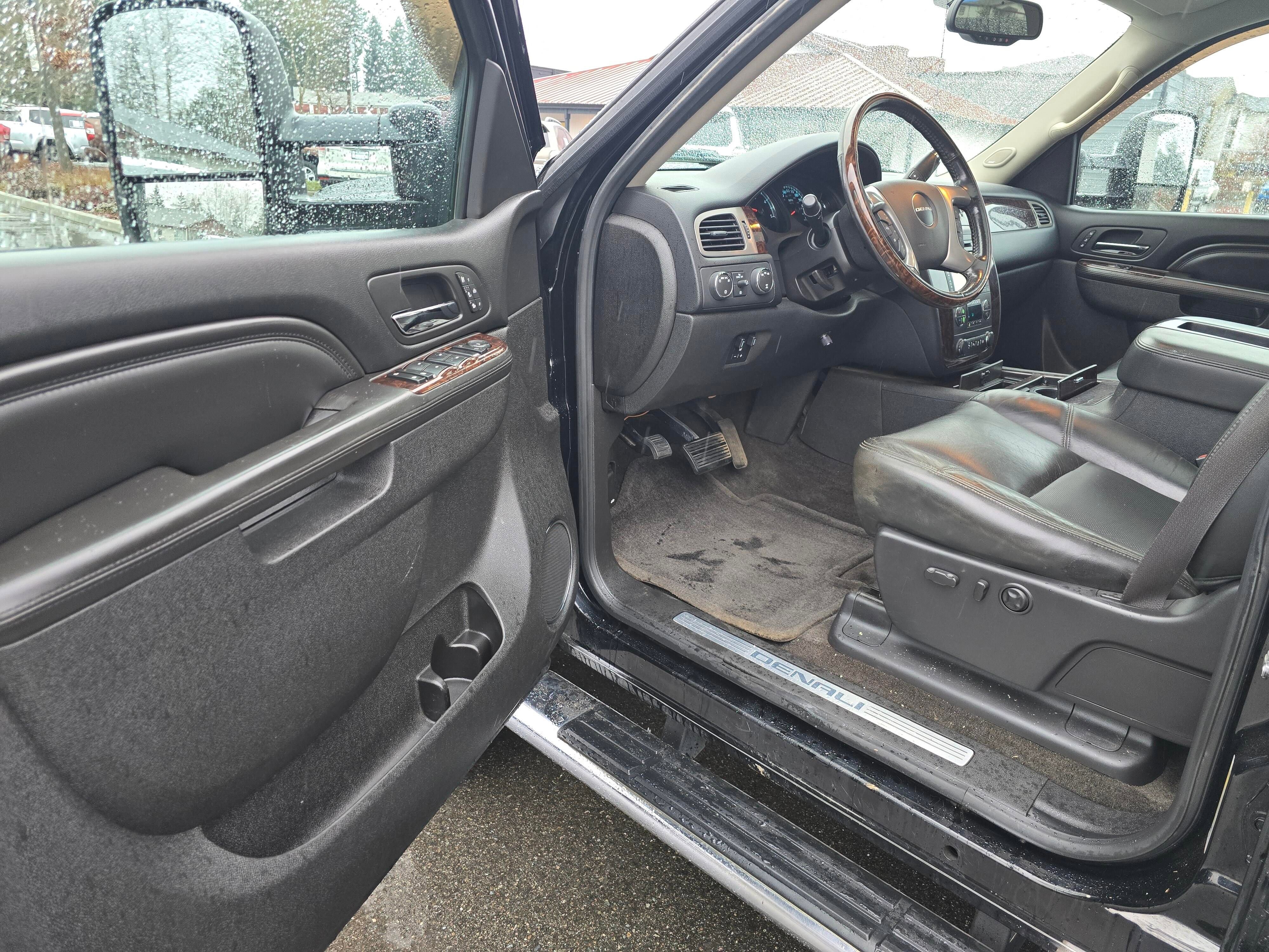 Used 2013 GMC Sierra 3500 Denali image 28