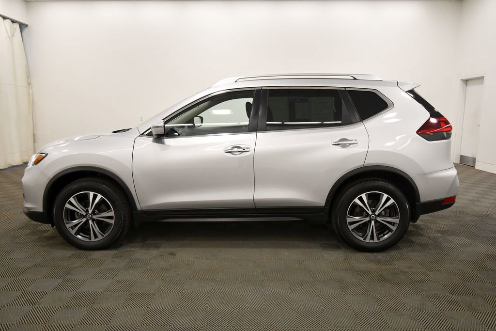 Used 2019 Nissan Rogue SV w/ Premium Package image 4