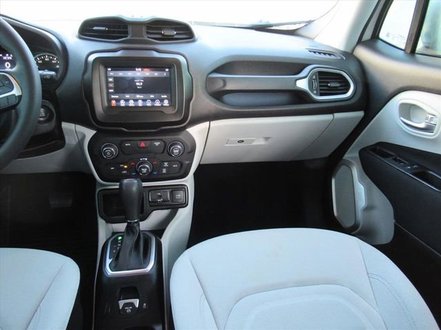 Used 2019 Jeep Renegade Latitude image 12