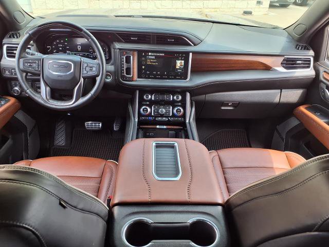 Used 2023 GMC Yukon Denali Ultimate AWD/4WD image 4