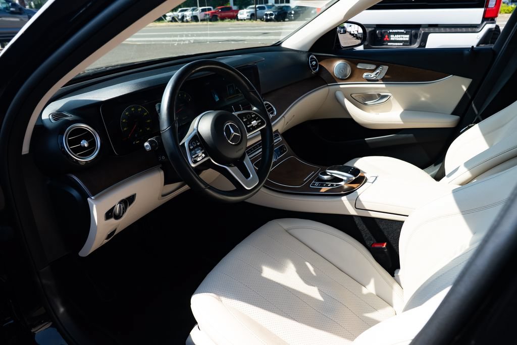 Used 2019 Mercedes-Benz E 300 image 19