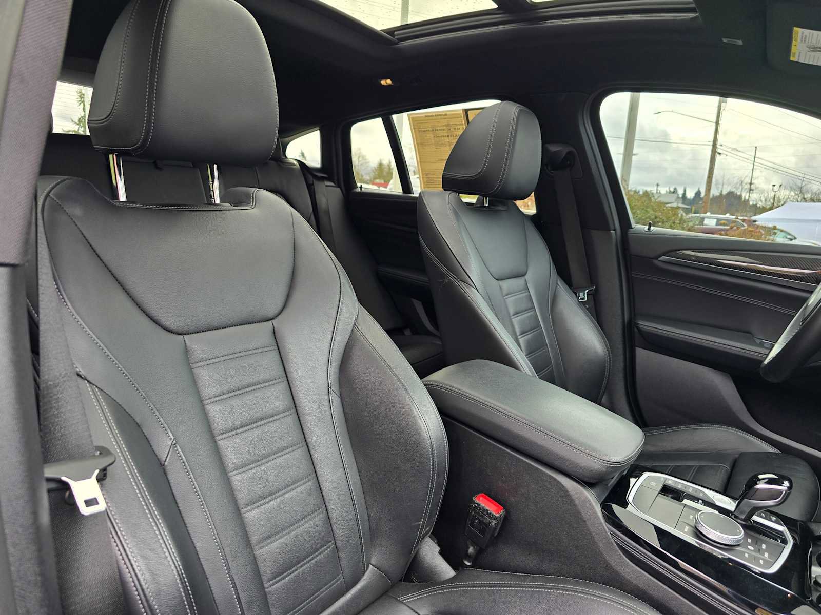 Used 2022 BMW X4 M40i w/ Premium Package image 11