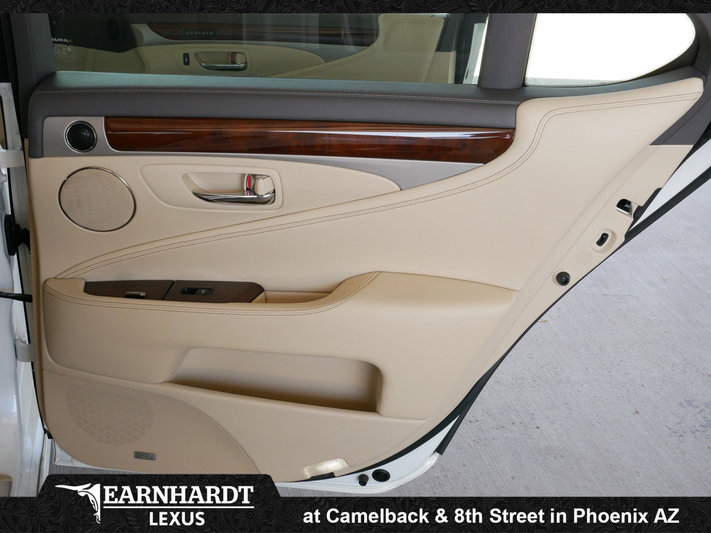 Used 2013 Lexus LS 460 w/ Comfort Pkg RWD image 18