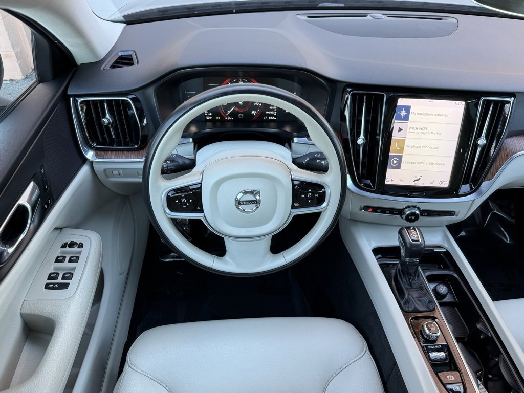 Used 2019 Volvo S60 T5 Momentum w/ Premium Package image 19