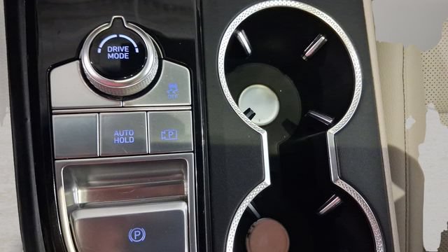 Used 2025 Genesis G70 2.5T AWD/4WD image 34