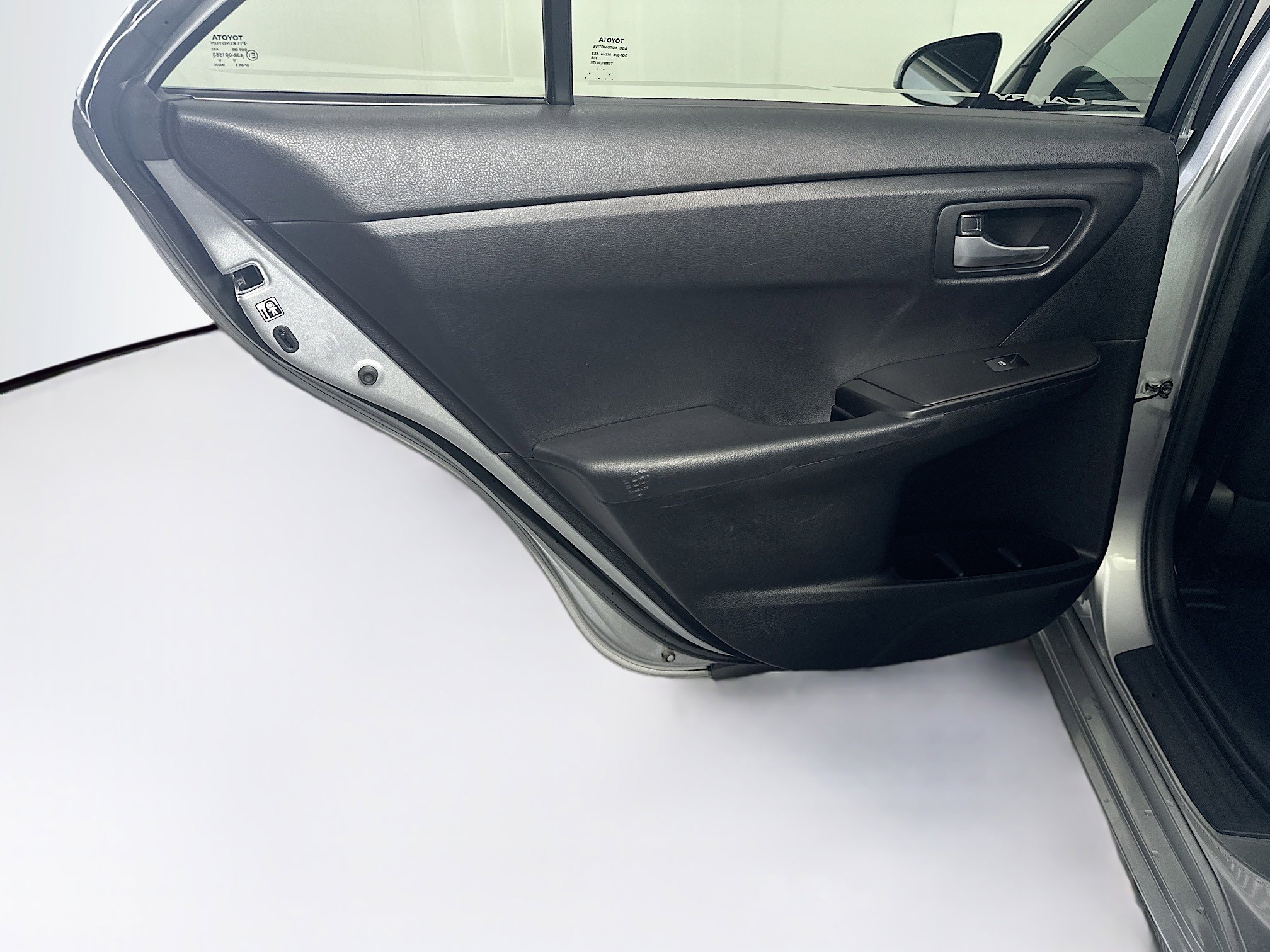 Used 2017 Toyota Camry SE FWD image 25