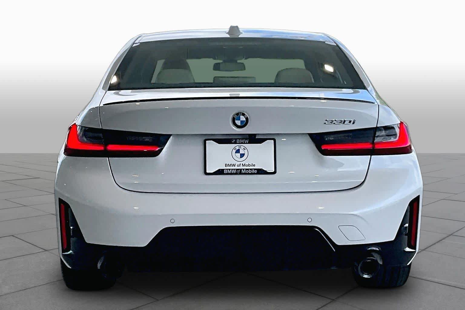 New 2026 BMW 330i Sedan w/ M Sport Package RWD image 4