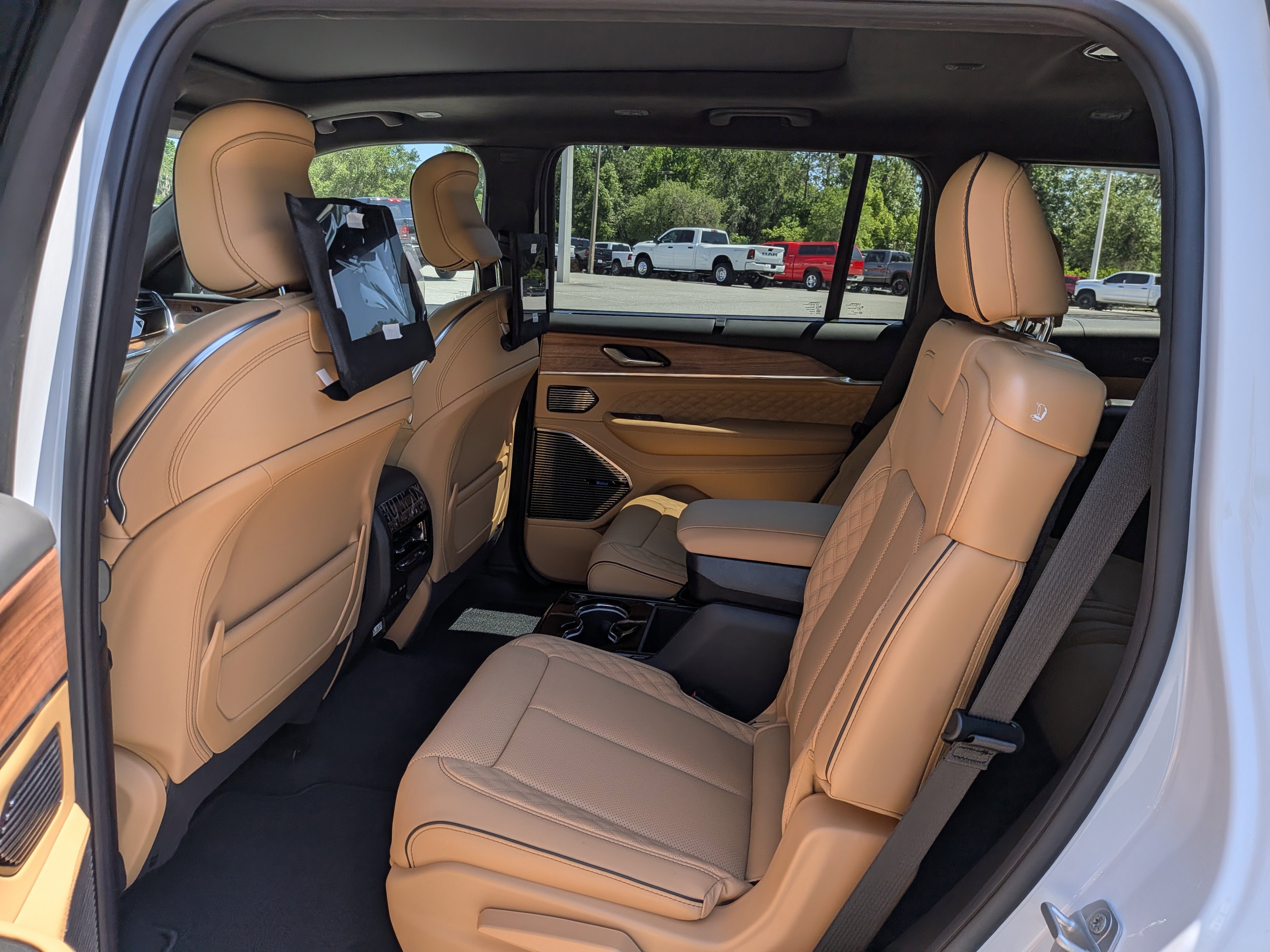 New 2026 Jeep Grand Cherokee L Summit AWD/4WD image 13