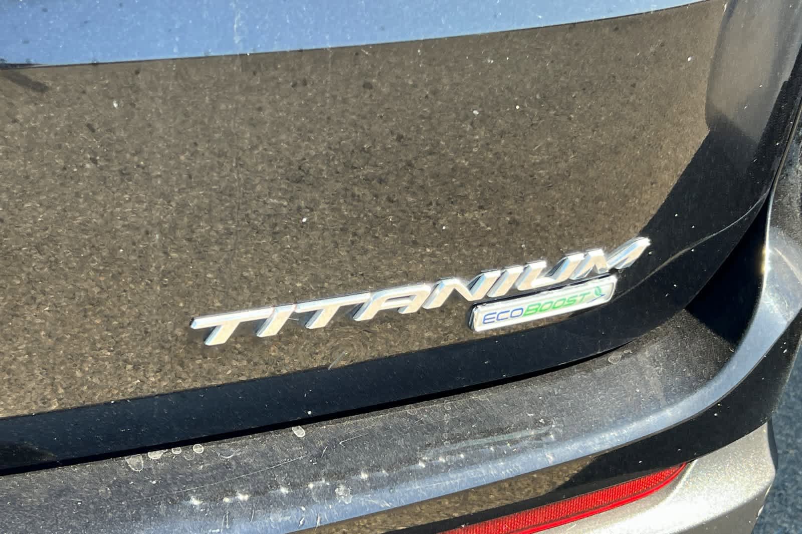 Used 2018 Ford Edge Titanium FWD image 21