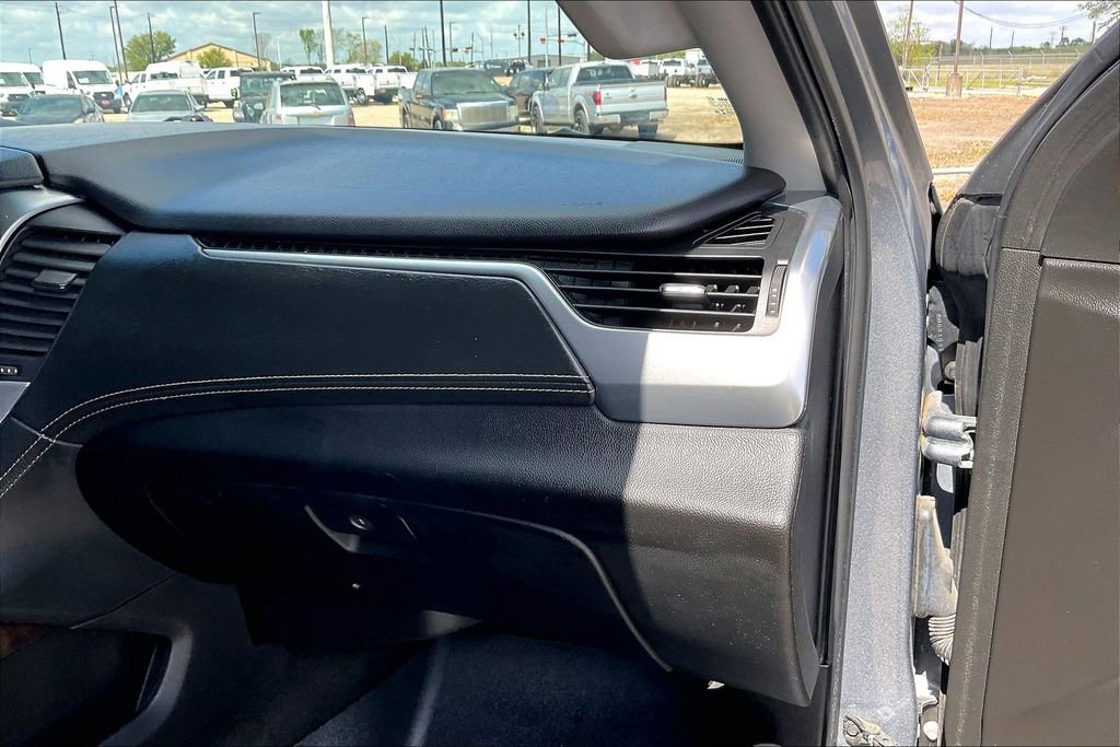 Used 2018 Chevrolet Suburban LT RWD image 23