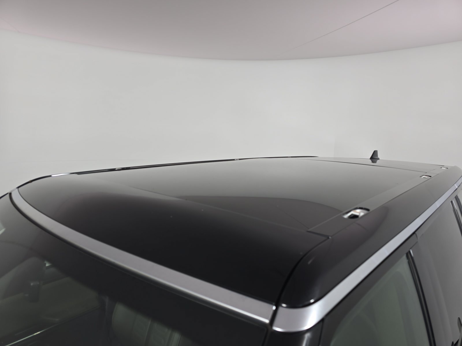 Used 2023 Rivian R1S Launch Edition Quad AWD/4WD image 13