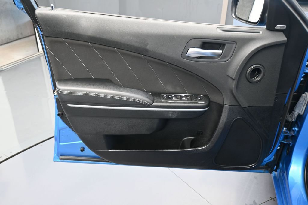 Used 2023 Dodge Charger SXT RWD image 13