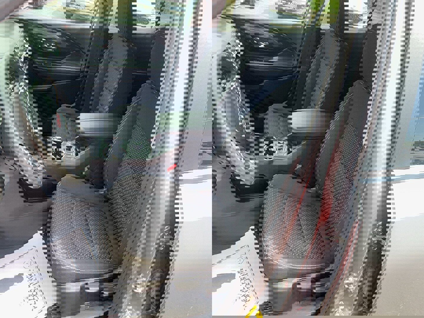 Used 2023 GMC Terrain SLE image 12