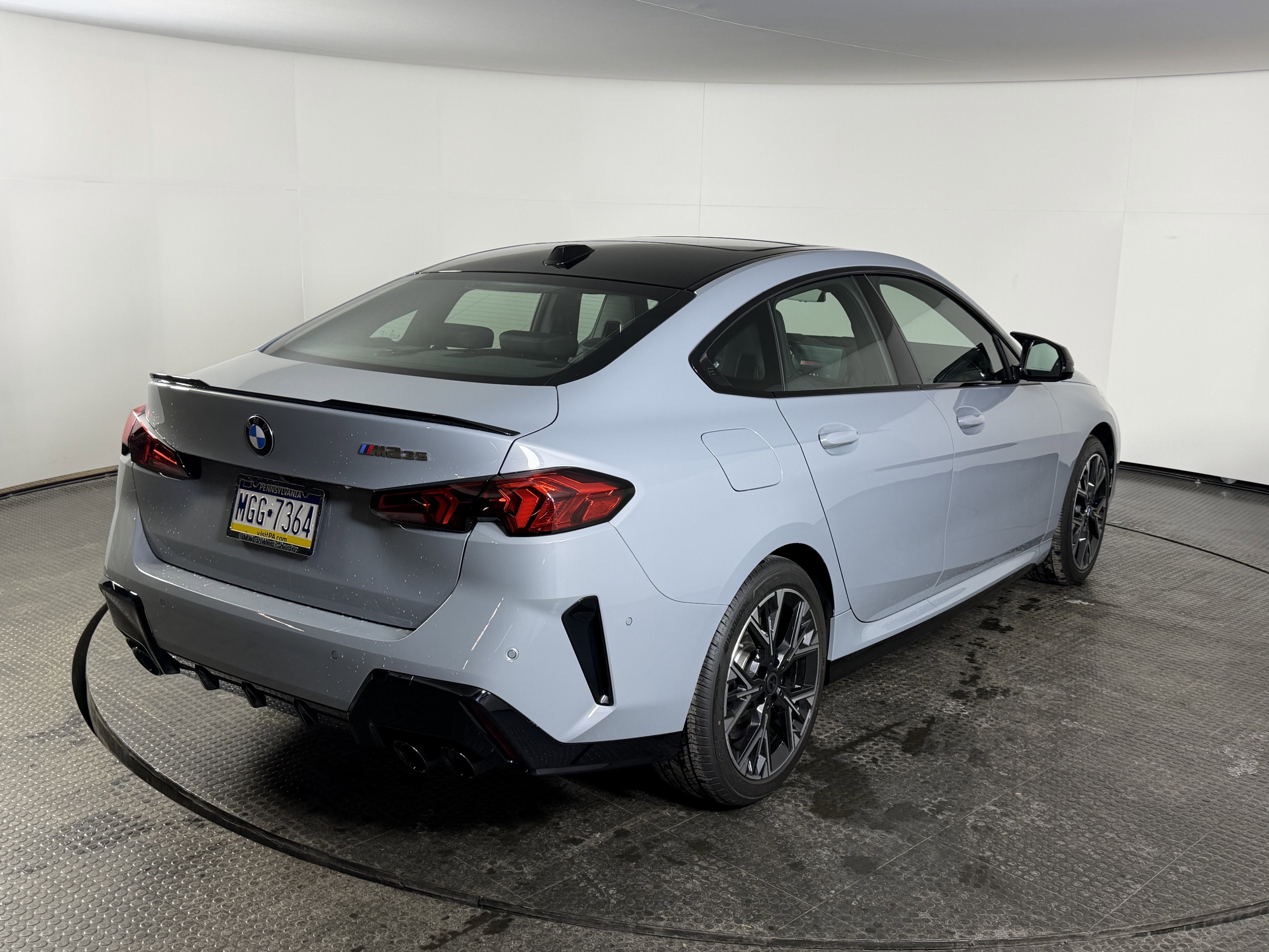 Used 2026 BMW M235i xDrive w/ Technology Package image 4