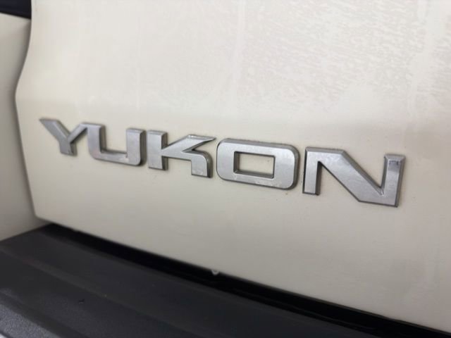 Used 2015 GMC Yukon Denali w/ Touring Package AWD/4WD image 29