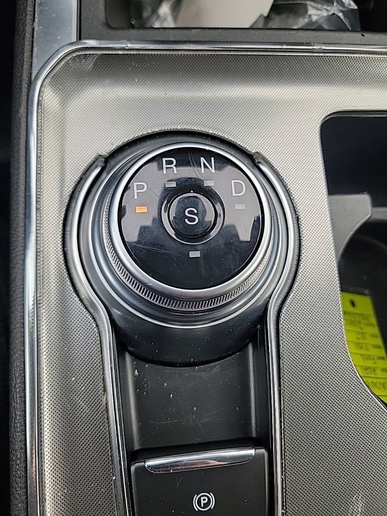 Used 2022 Ford Edge Titanium image 44