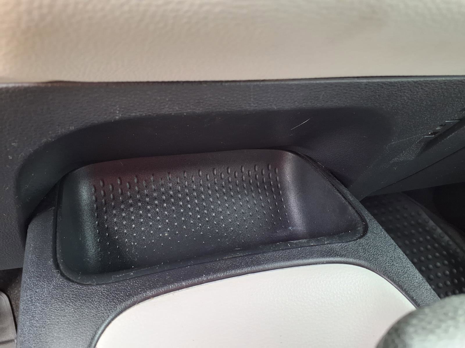 Used 2020 Toyota Corolla L image 16