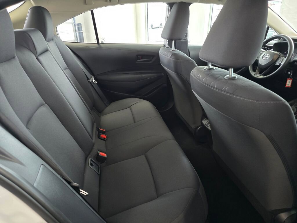 Used 2025 Toyota Corolla LE FWD image 39