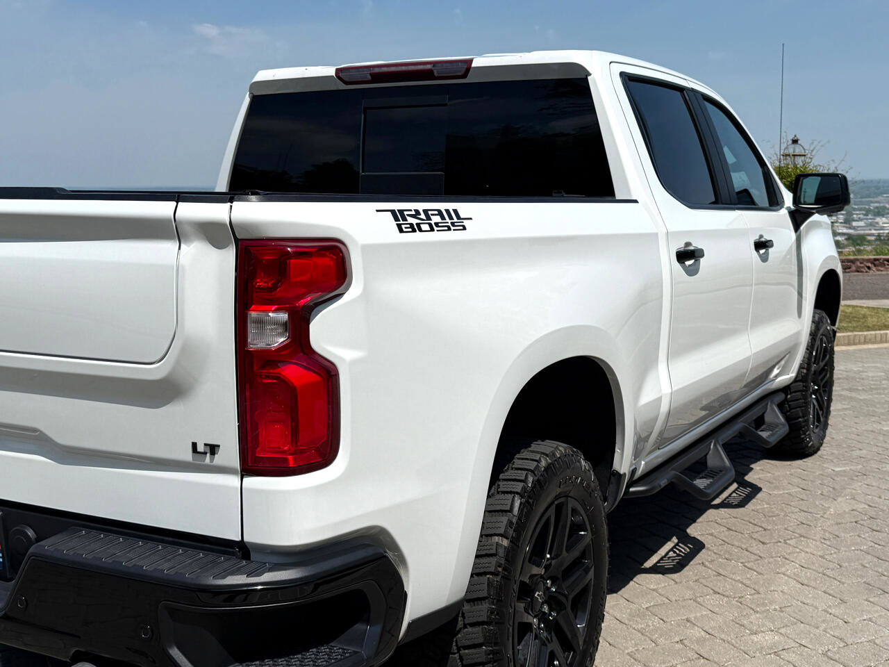 Used 2022 Chevrolet Silverado 1500 LT Trail Boss w/ LT Trail Boss Premium Package image 18