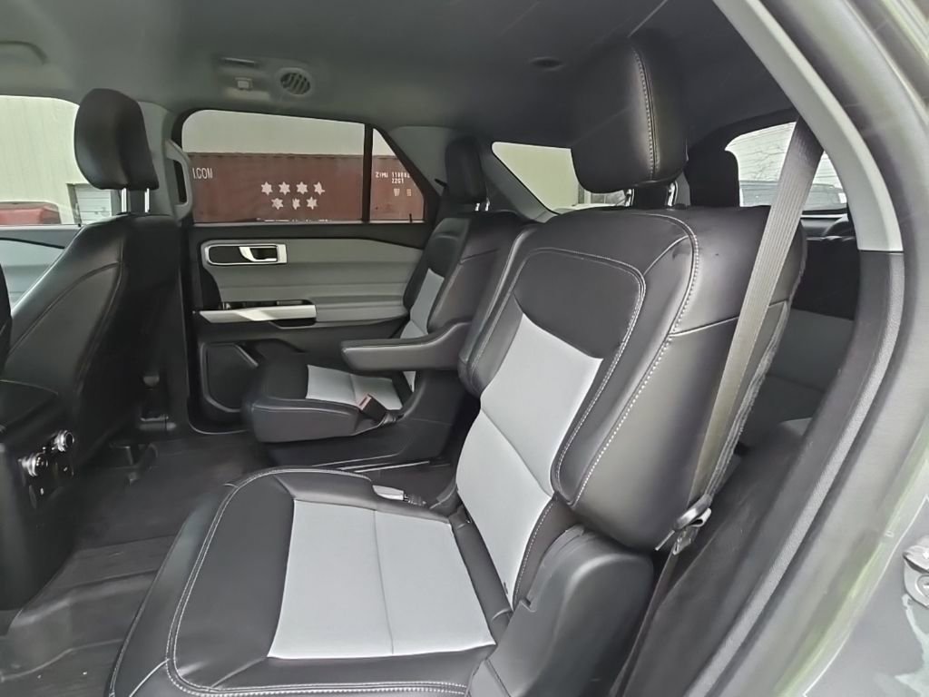 Used 2023 Ford Explorer XLT w/ Equipment Group 202A image 17