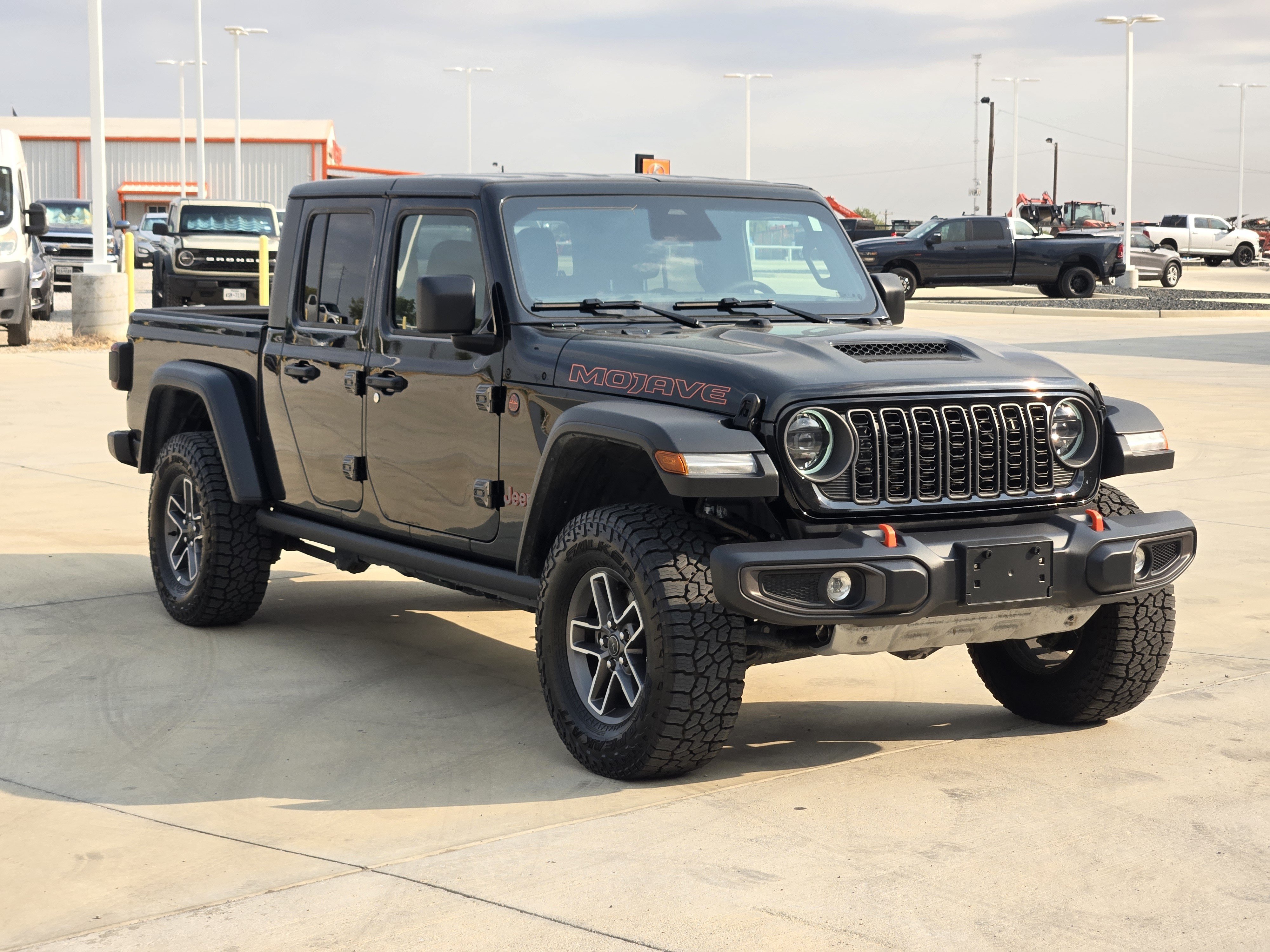 Certified 2026 Jeep Gladiator Mojave AWD/4WD image 4