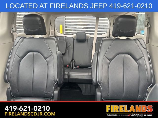 Used 2020 Chrysler Pacifica Limited image 22