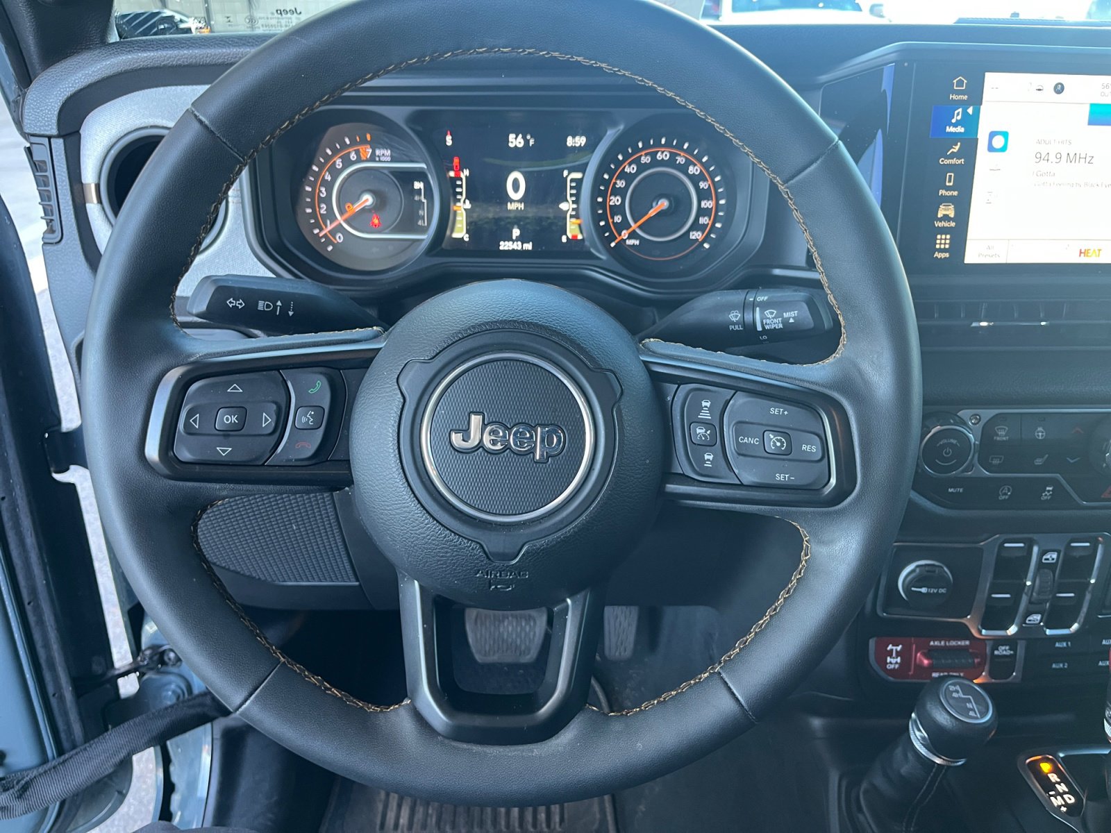 Used 2024 Jeep Gladiator Sport image 9