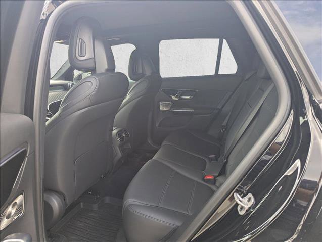 Used 2025 Mercedes-Benz GLC 300 4MATIC image 14