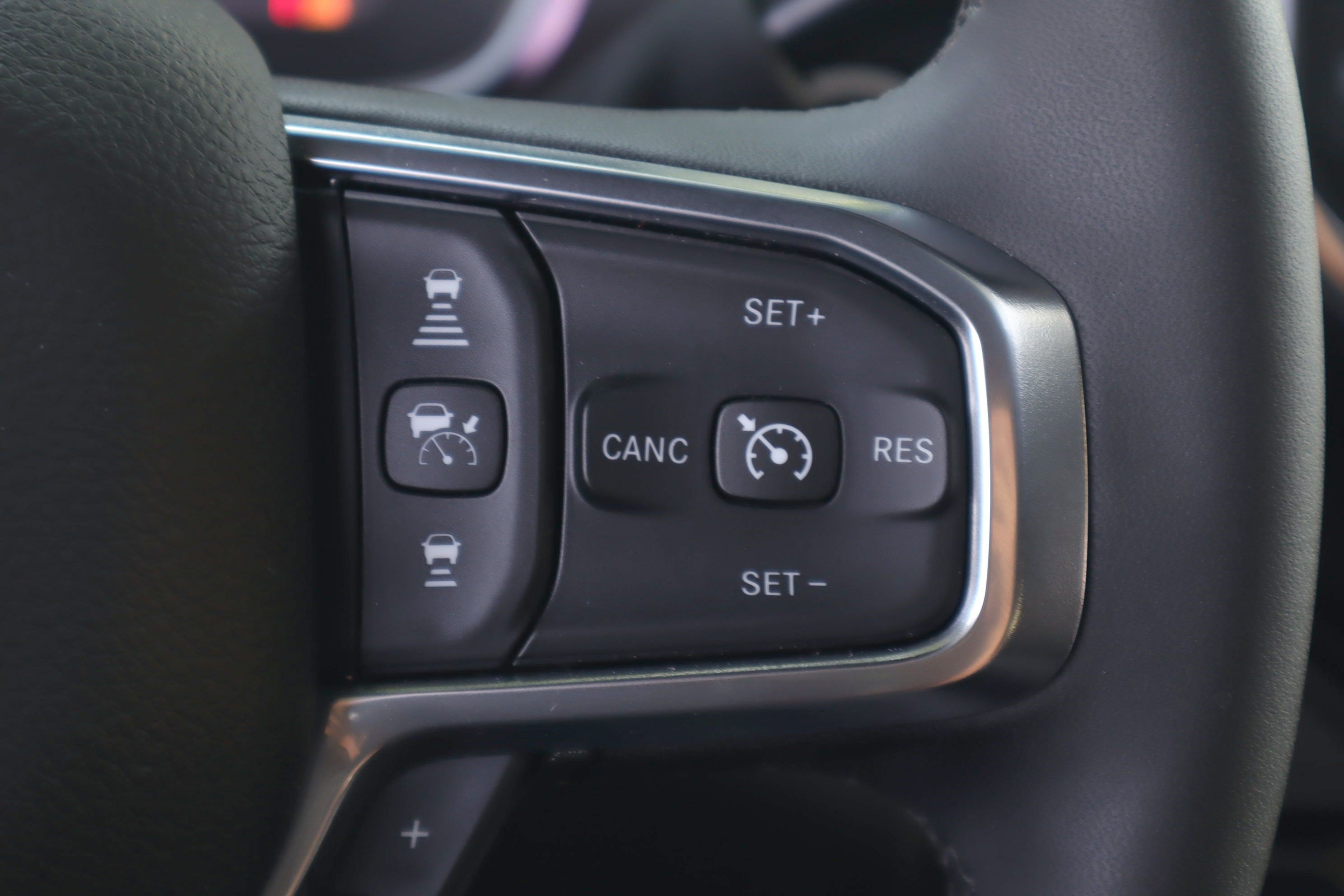 Used 2026 RAM 3500 Laramie AWD/4WD image 18