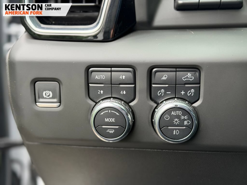 Used 2025 GMC Sierra 3500 Denali w/ Denali Reserve Package AWD/4WD image 17