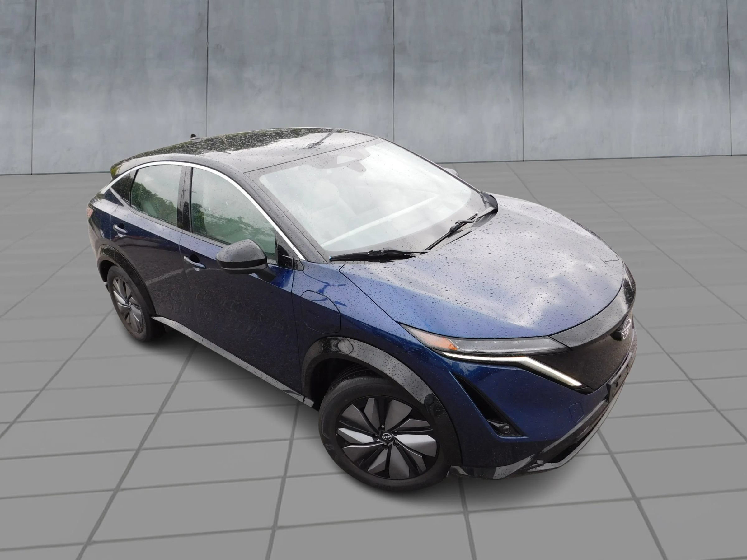 Used 2023 Nissan Ariya FWD image 2