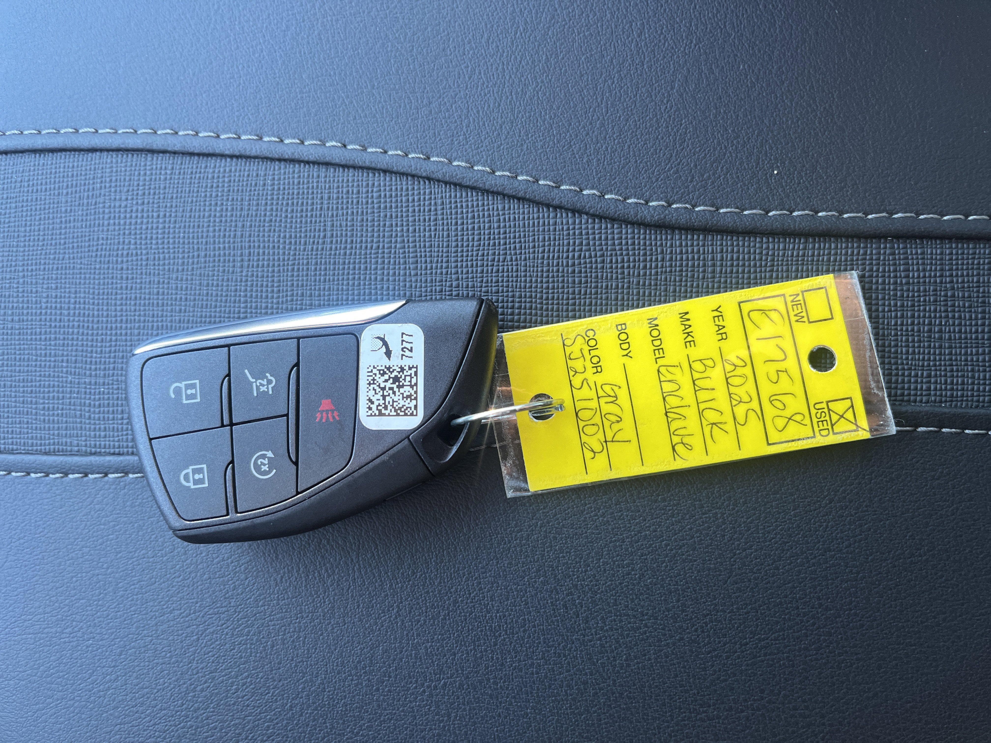 Used 2025 Buick Enclave Preferred image 37