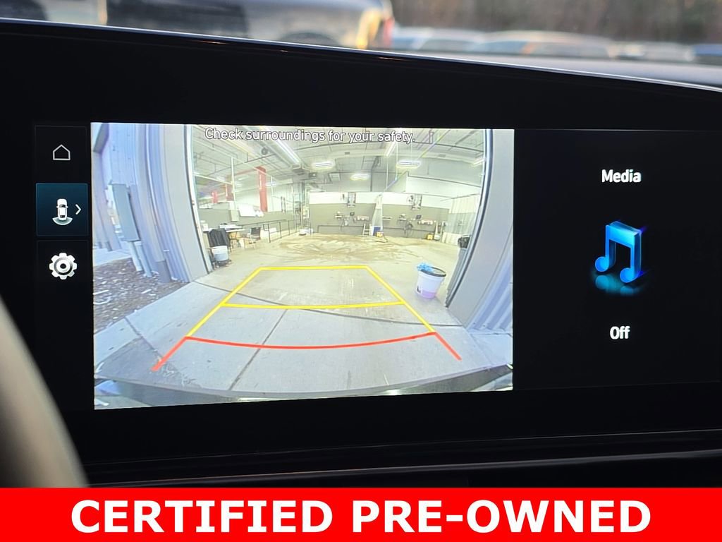 Certified 2025 Hyundai Elantra Limited image 23